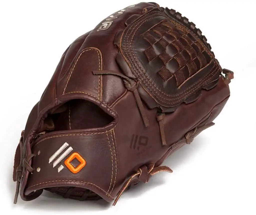 11 Best Baseball Gloves For Outfielders Reviews [Winner's Choice]