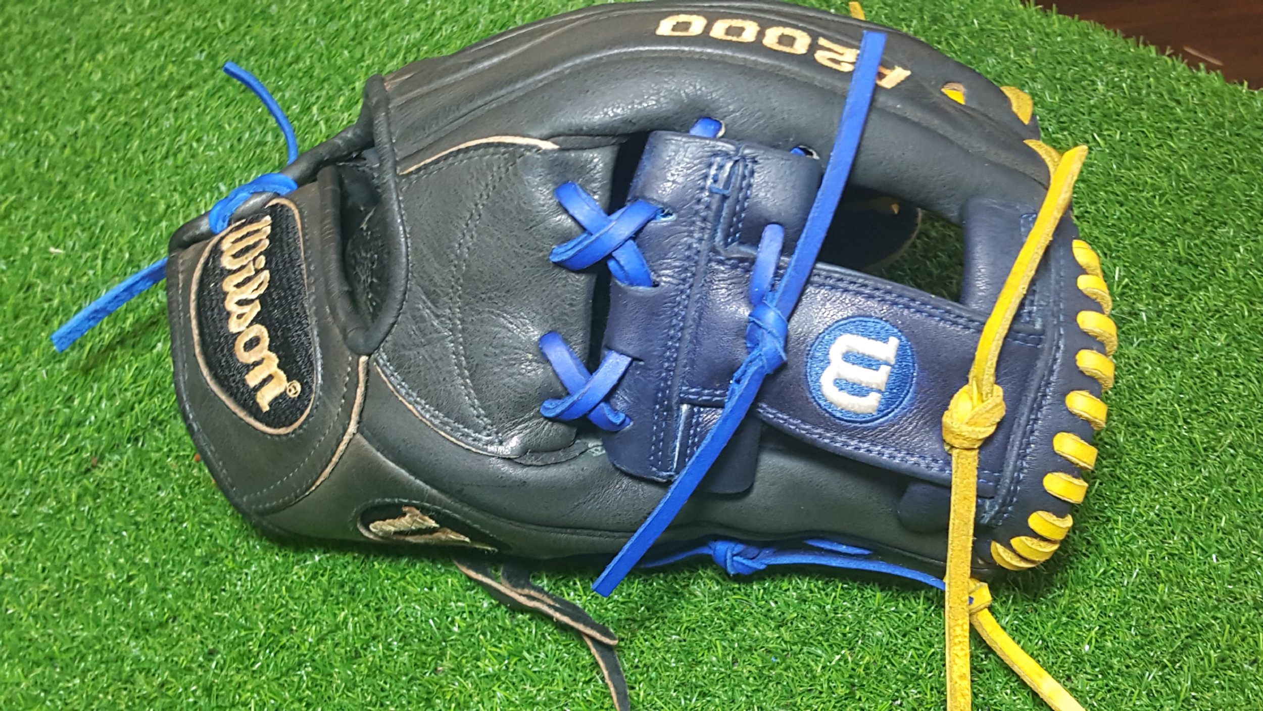 How Much Does It Cost to Restring a Baseball Glove