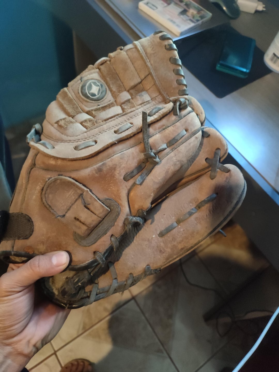 How to Break in a Baseball Glove With Saddle Soap