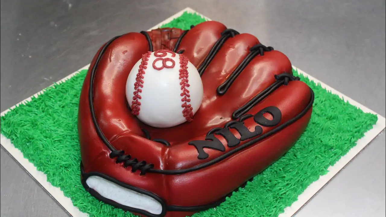 Instructions on How to Make a Baseball Glove Cupcake Cake